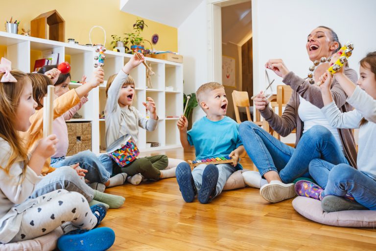 Foto ter illustratie van een kinderdagopvang.